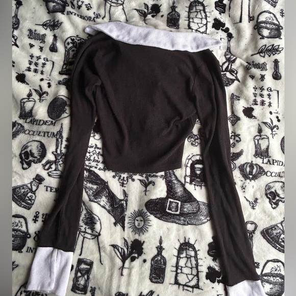 Cropped V Neck with collar - Picture 3 of 3